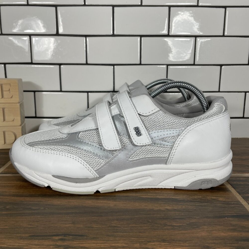 SAS TMV Walking Shoes Womens Size 9.5 Wide Silver White Leather Mesh Sneakers